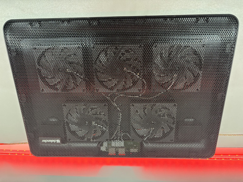 Подставка с охлаждением Defender NS-509