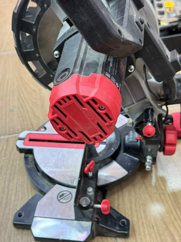 Торцовочная пила P.I.T. PMS210-C