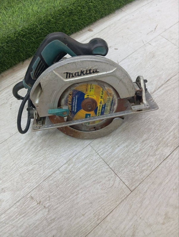 Циркулярная пила Makita hs7601