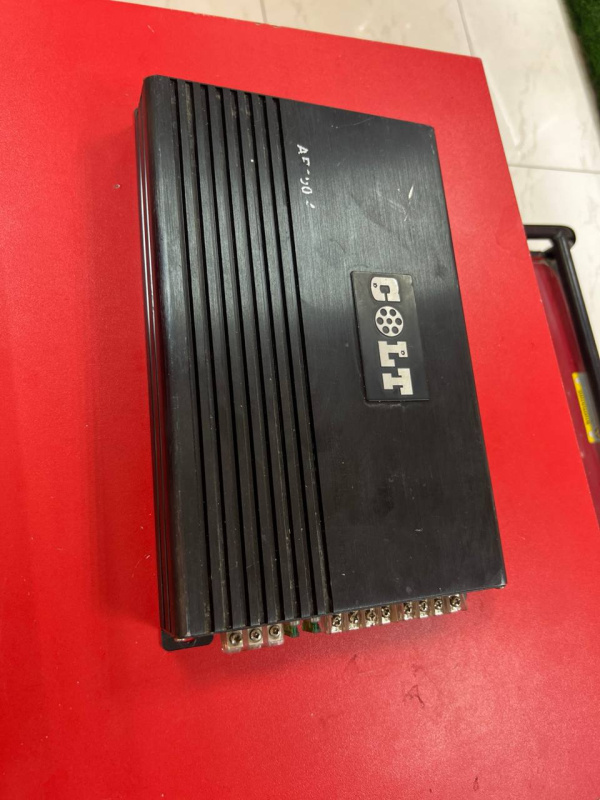 Усилитель Colt AR-100.4