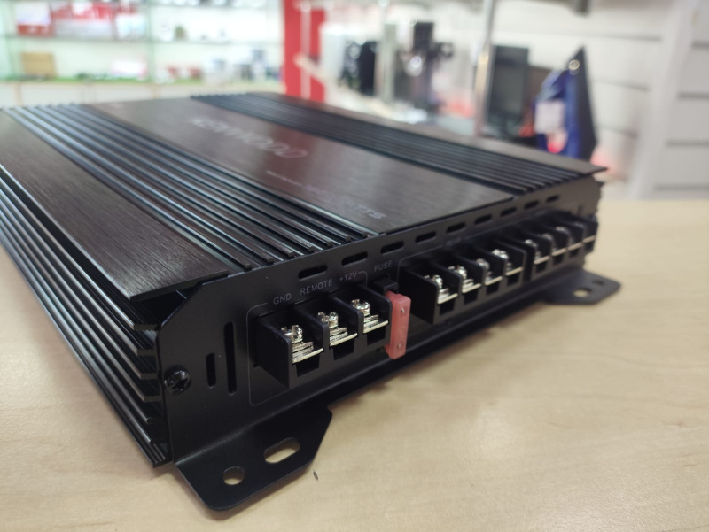 Авто усилитель Kenwood 404