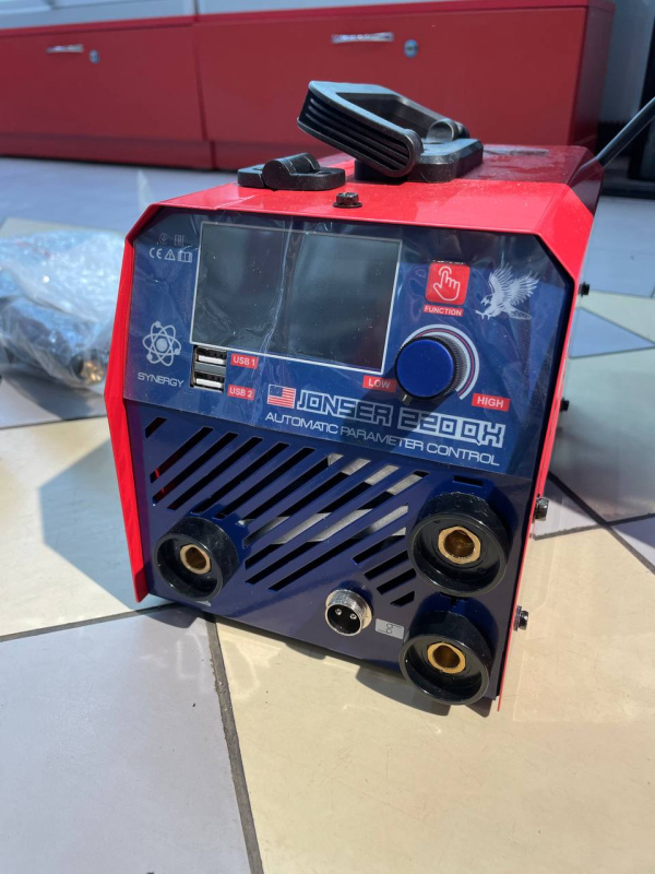 Сварочный аппарат - инвертор ММА Jonser 220 QX