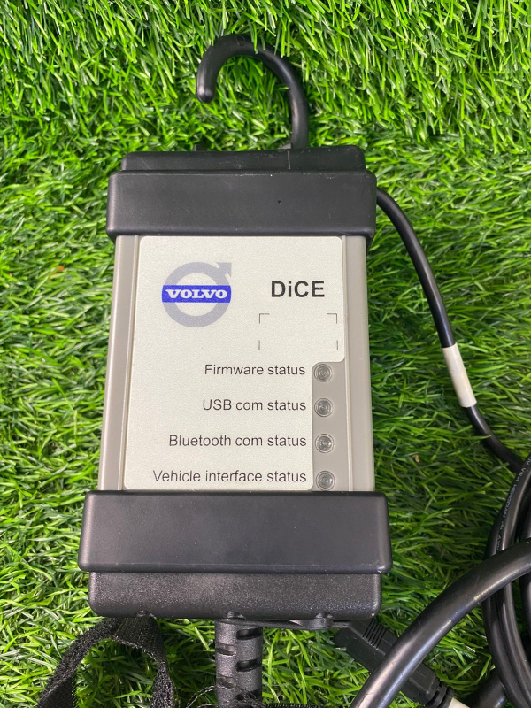 Авто аксессуар Автомобильное зарядное устройство  dice